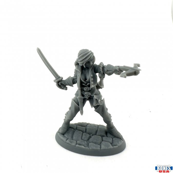 Reaper Miniatures: Legends: DAMARIS, FEMALE DUSKWARDEN